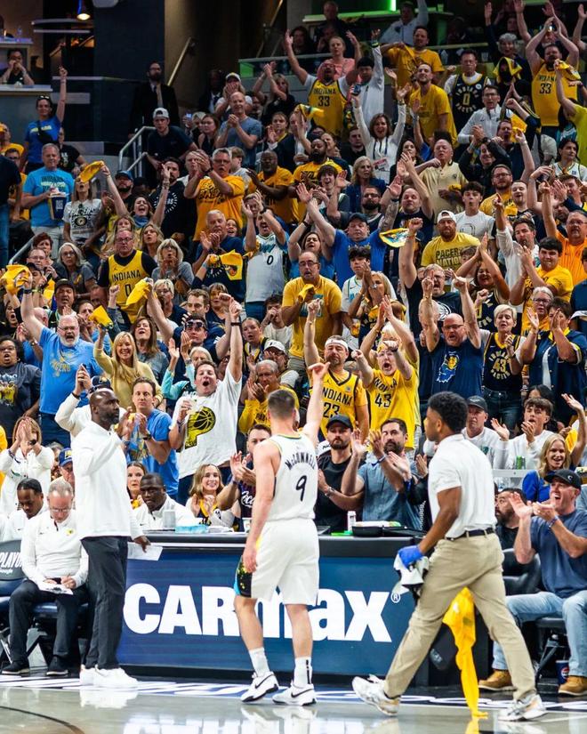 开拓者力克步行者，麦科勒姆全场高效27分的简单介绍